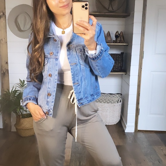 New Medium Washed Denim Jean Jacket - Picture 3 of 11